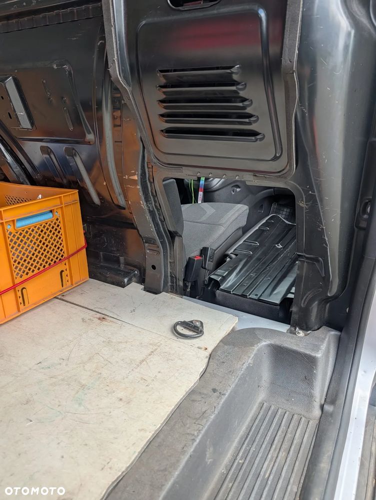 Ford Transit Connect - 24
