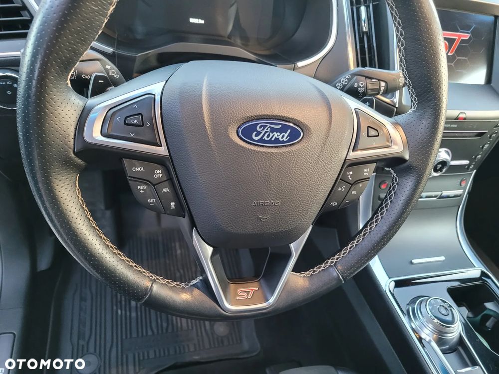 Ford Edge - 13