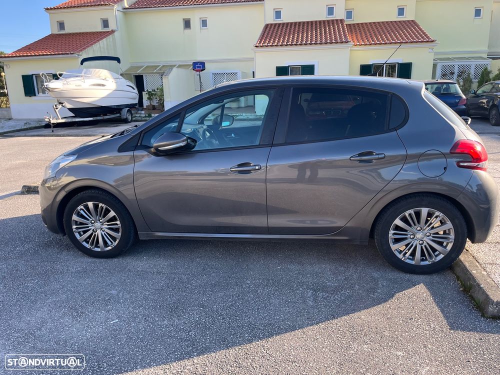 Peugeot 208 1.2 PureTech Signature - 4