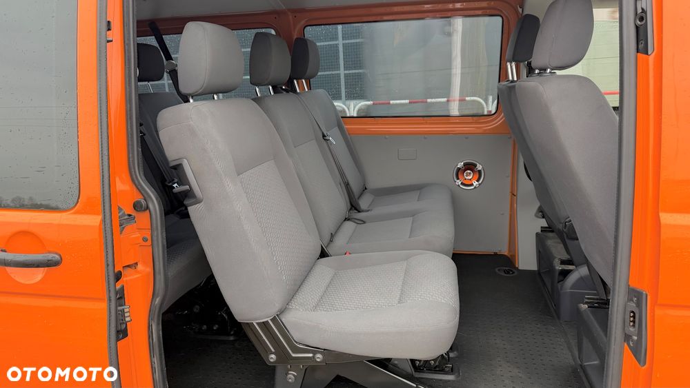 Volkswagen Transporter Lang - 11