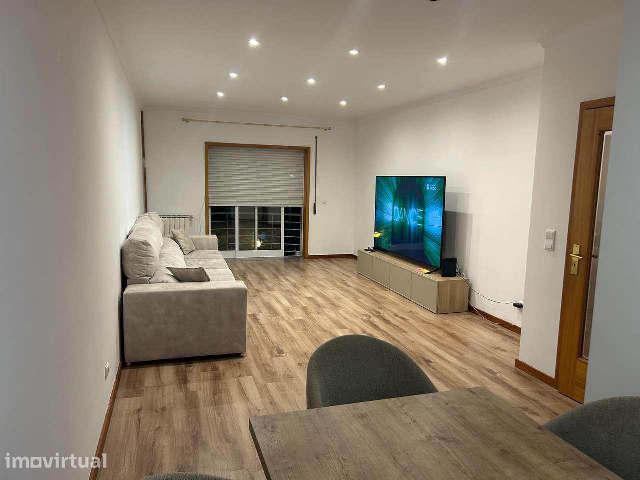 Arrenda-se Excelente Apartamento T2 em Condomínio Fechado – Valadares