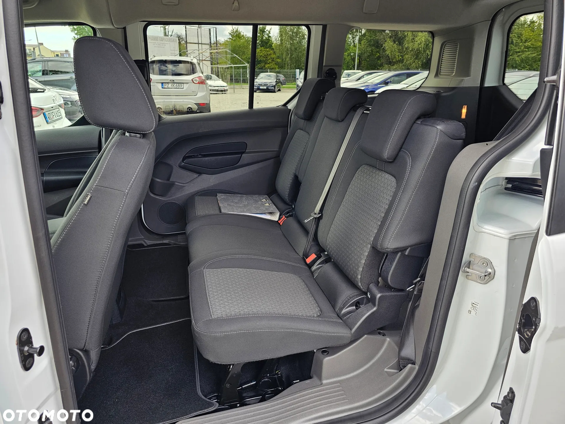 Ford Tourneo Connect Grand - 15