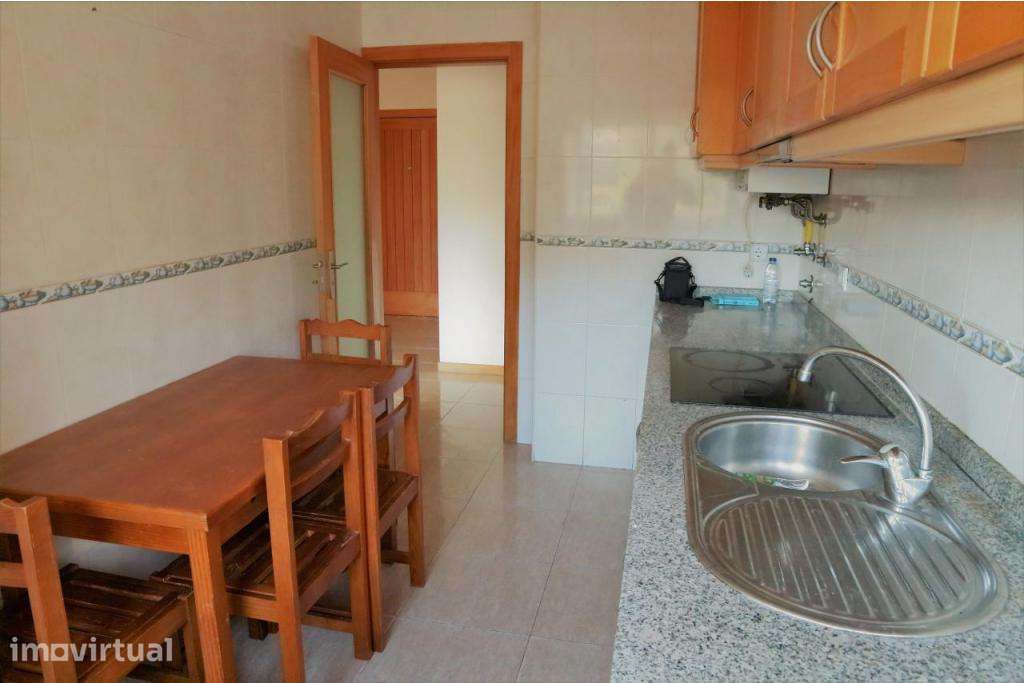 Apartamento T3 Equipado e com Garagem - Grande imagem: 2/14