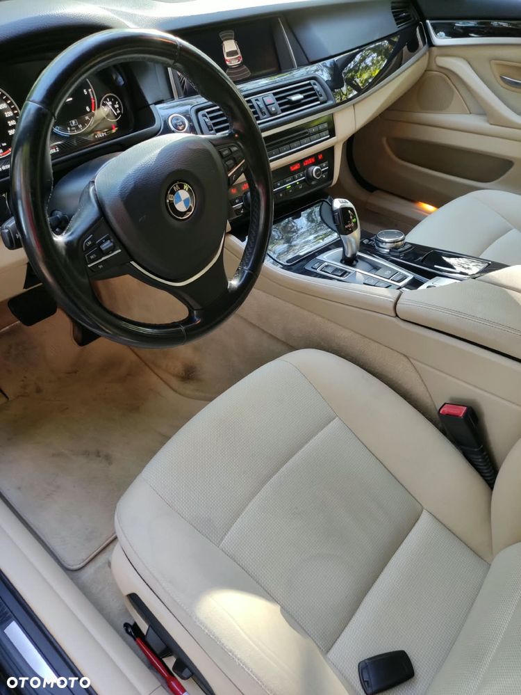 BMW Seria 5 520d xDrive - 11