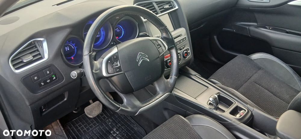 Citroën C4 e-HDi 115 ETG6 Exclusive - 11