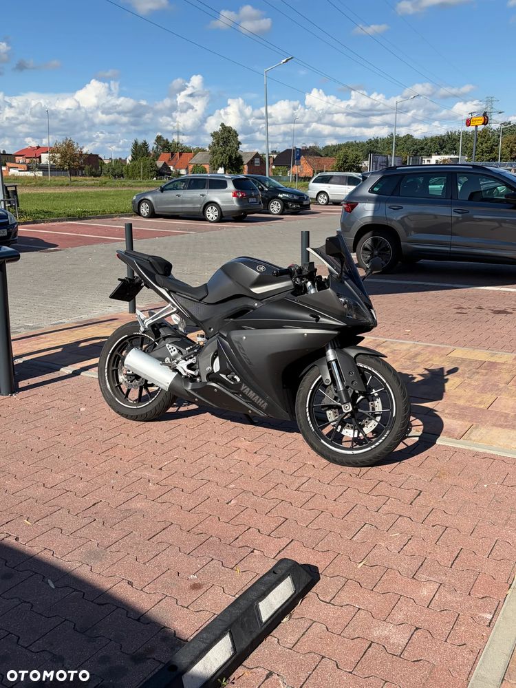 Yamaha YZF - 17