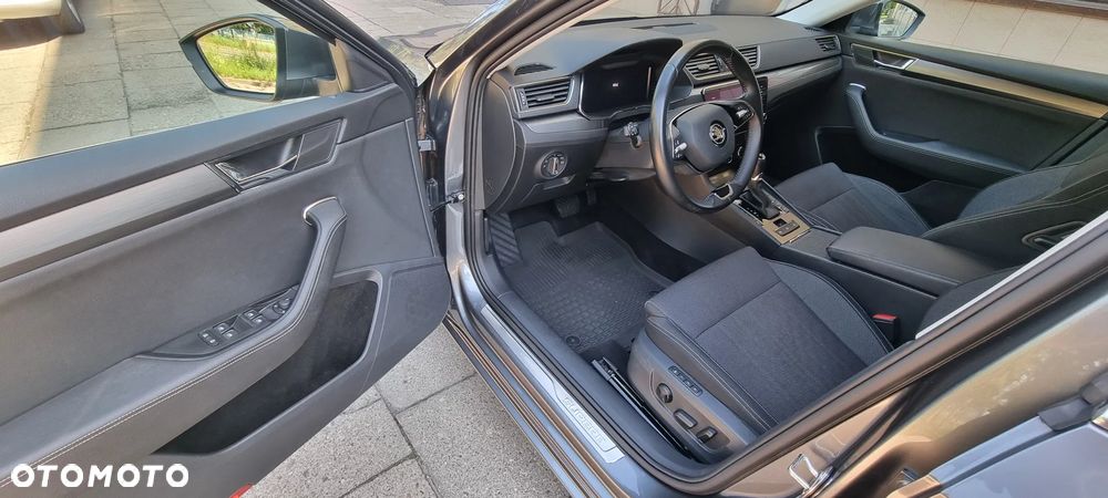 Skoda Superb 2.0 TDI SCR Style DSG - 5