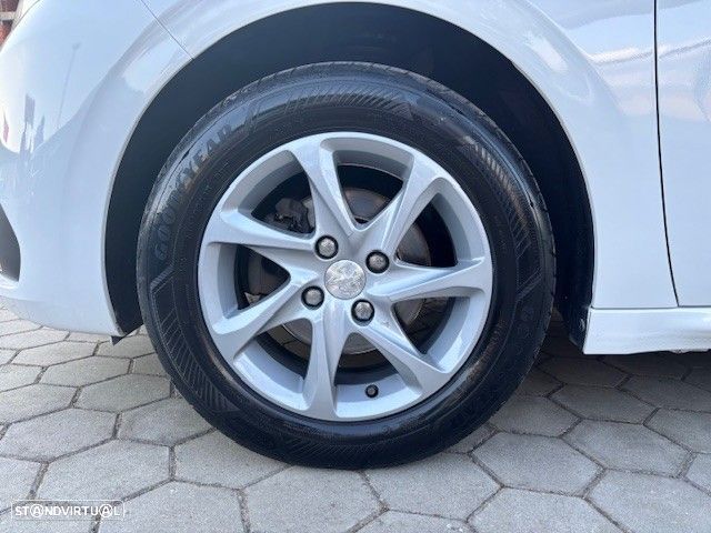 Peugeot 208 1.6 BlueHDi Style - 22