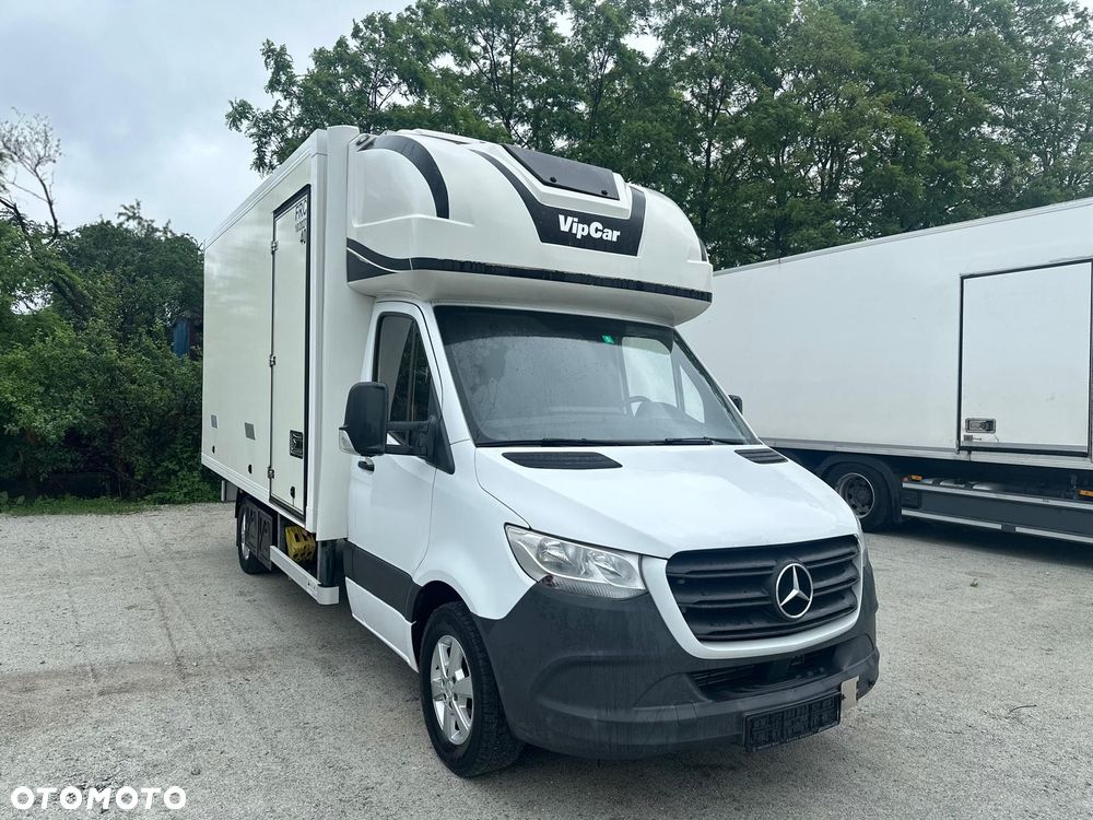 Mercedes-Benz Sprinter W907 - 1