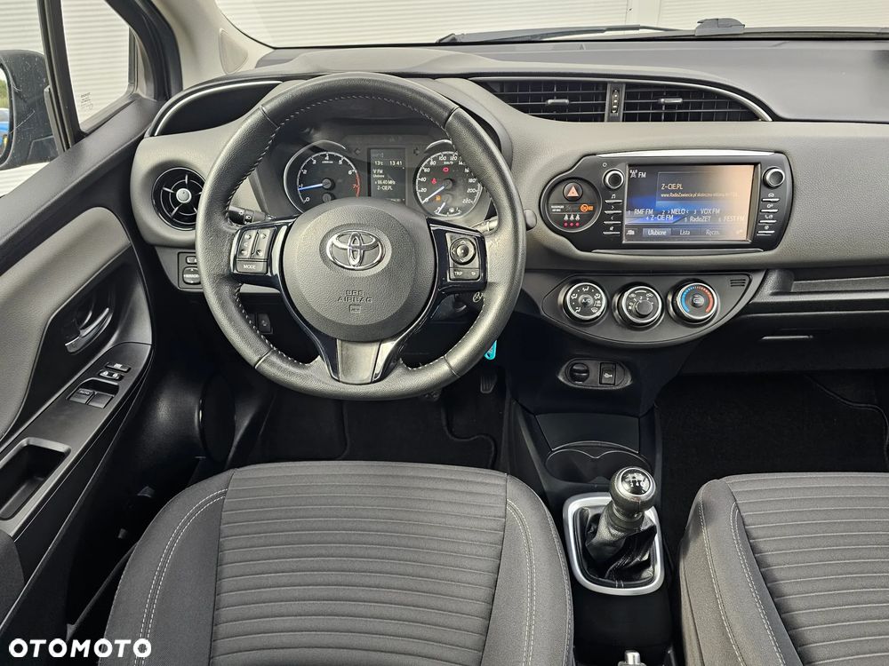 Toyota Yaris 1.0 VVT-i Team Deutschland - 34