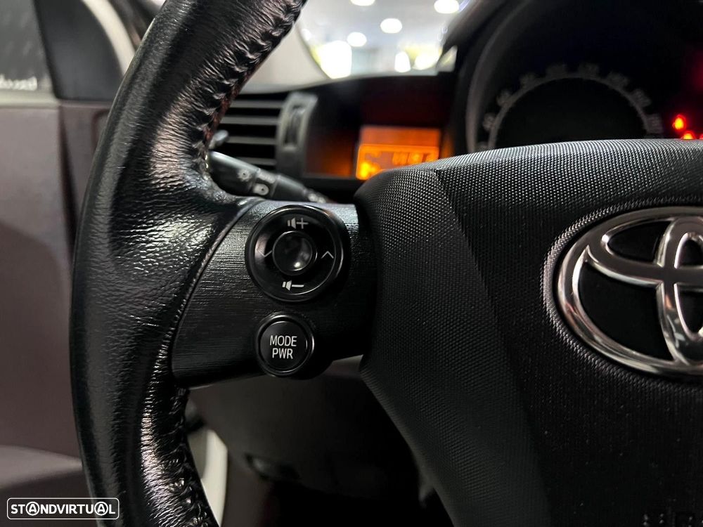 Toyota iQ 1.0 VVT-i 2 EP - 25