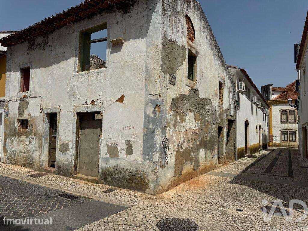 Moradia geminada em Tomar e Santa Maria dos Olivais de 104,96 m2 - Grande imagem: 3/14