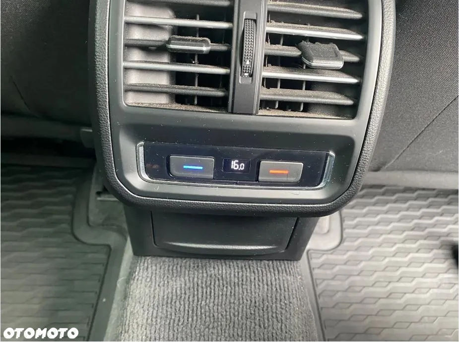Volkswagen Passat 1.6 TDI BMT Comfortline - 12