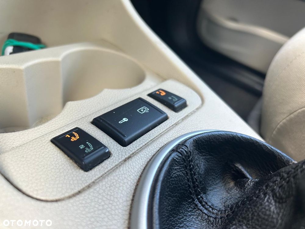 Skoda Roomster 1.6 16V Comfort PLUS EDITION - 22