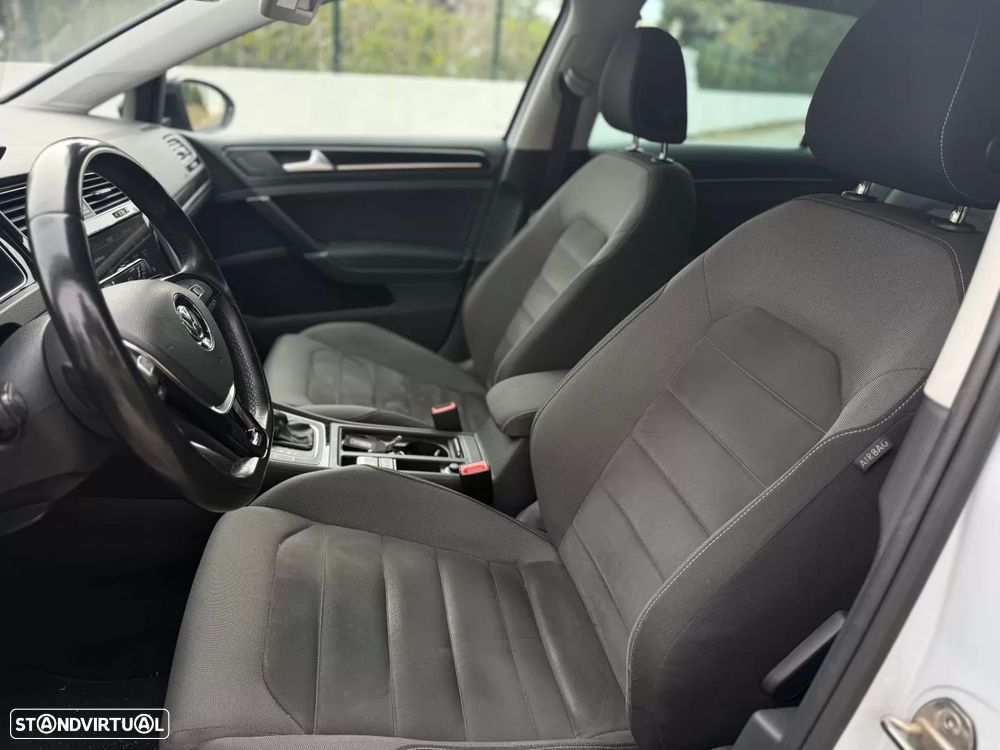 VW Golf 2.0 TDI R-Line DSG - 19