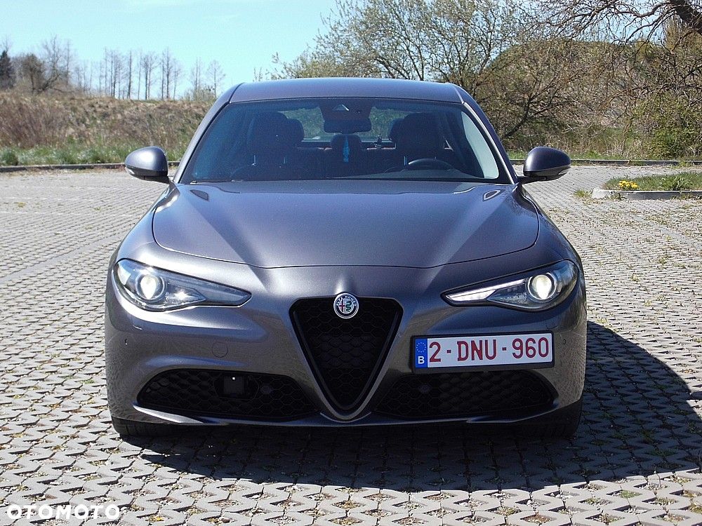 Alfa Romeo Giulia 2.2 AT8 Business - 21