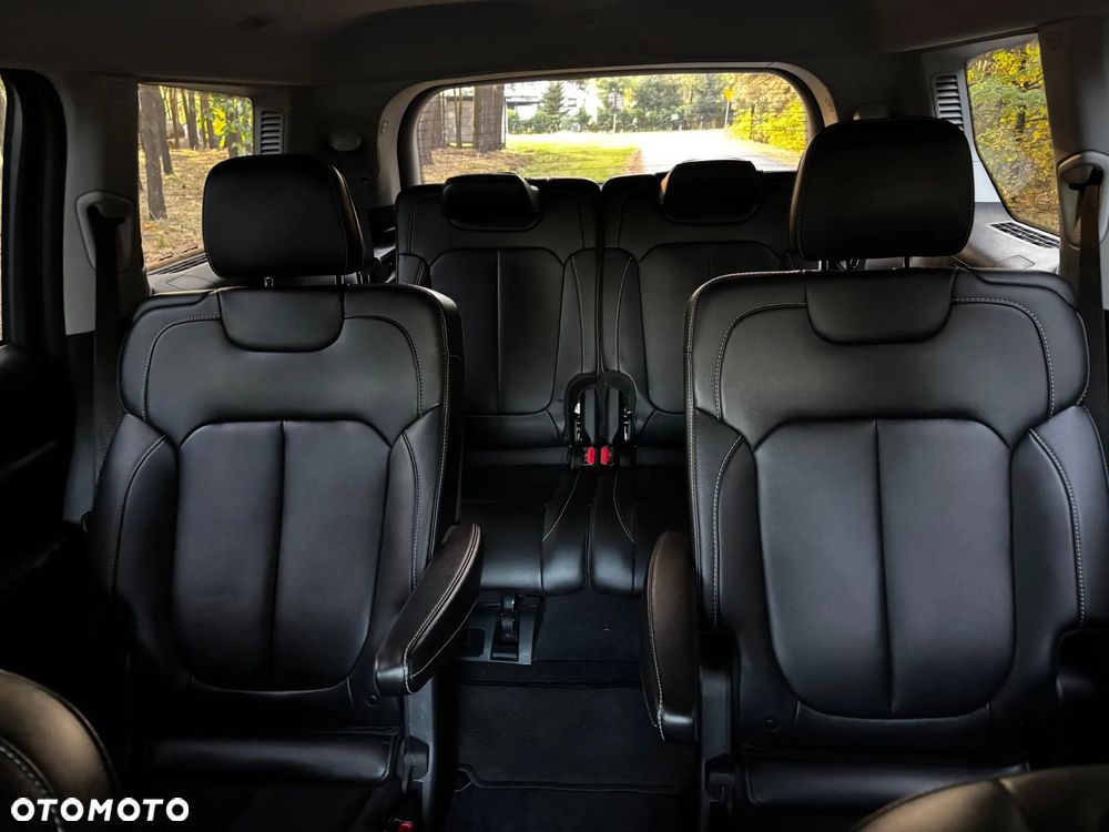 Jeep Grand Cherokee - 21