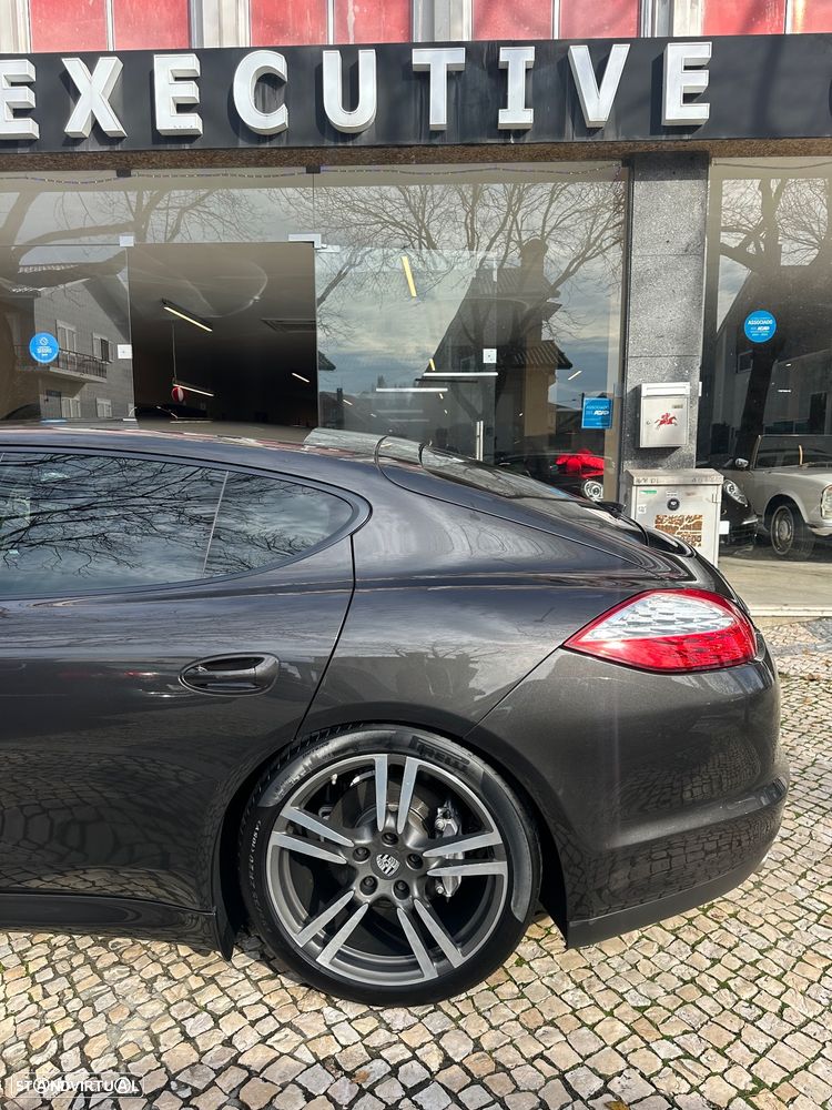 Porsche Panamera Platinum Edition - 11