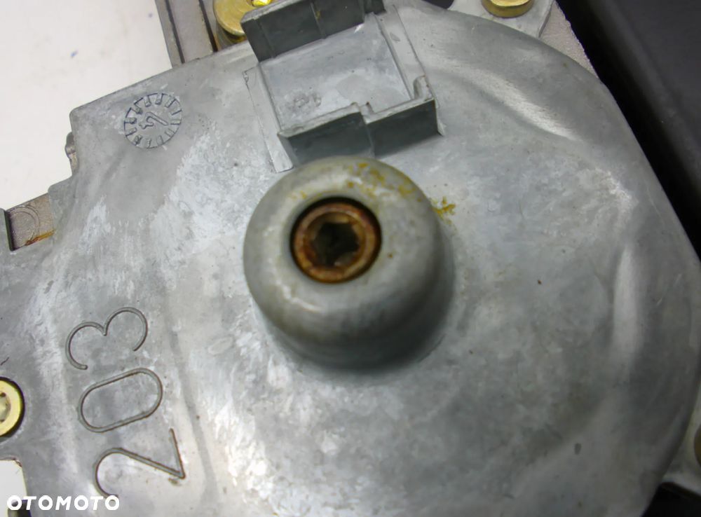 Mercedes E Klasa W211 sedan szyberdach - 9