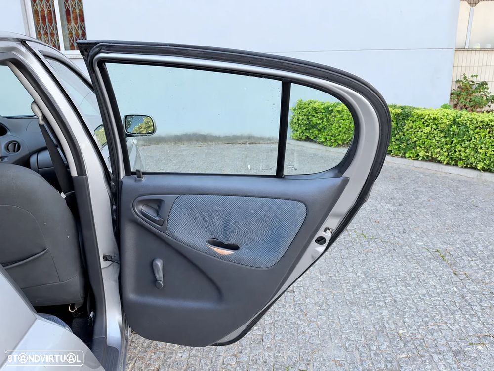 Toyota Yaris 1.0 In-Pack - 30