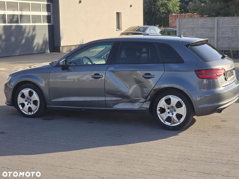 Audi A3 Sportback 1.6 TDI Attraction - 11