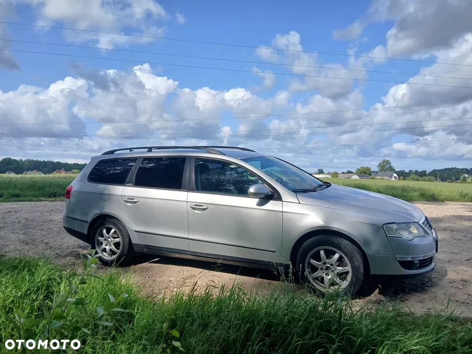 Volkswagen Passat 2.0 TDI DPF Trendline DSG - 4