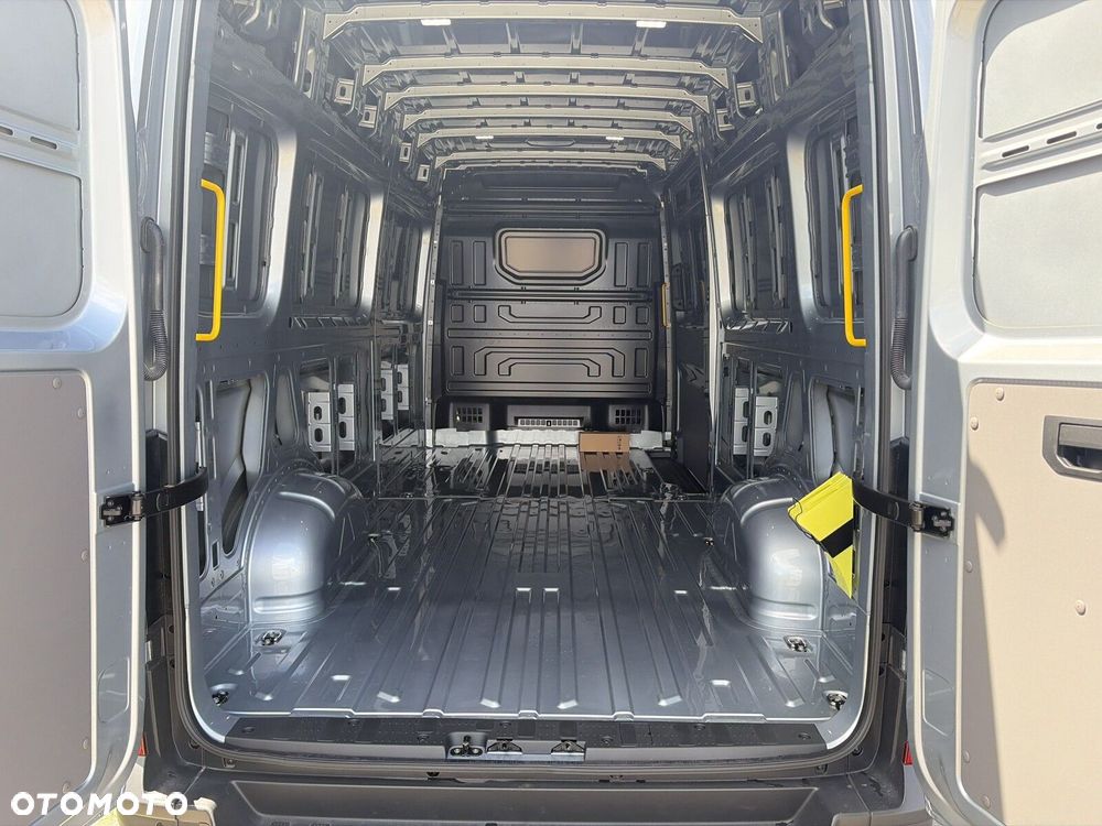 Volkswagen Crafter Crafter Furgon L3 z wysokim dachem / leasing 104,9% - 13