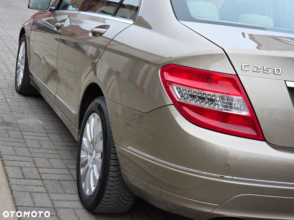 Mercedes-Benz Klasa C 250 CDI DPF BlueEFFICIENCY - 11