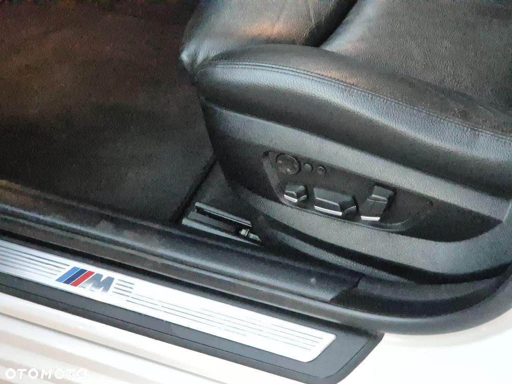 BMW Seria 5 525d xDrive - 21