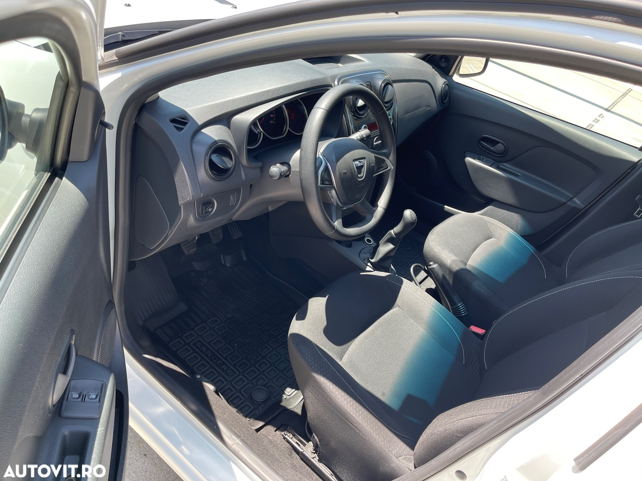 Dacia Sandero - 10