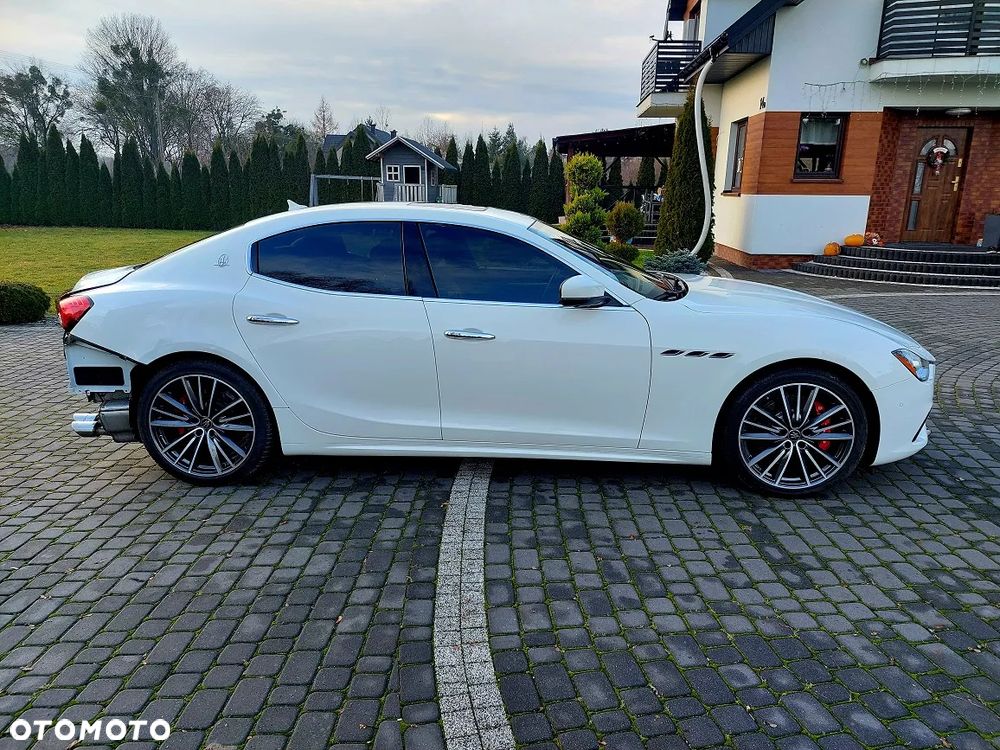 Maserati Ghibli GranSport - 11