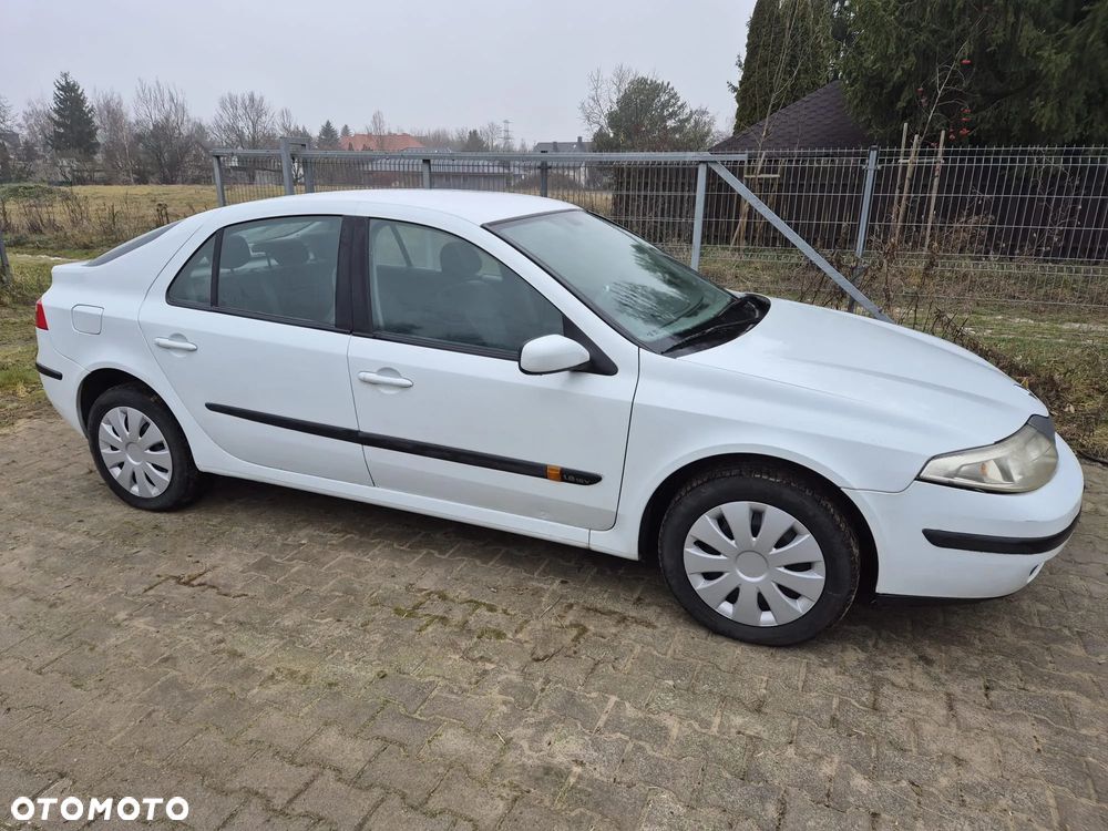 Renault Laguna 1.8 Concorde - 10