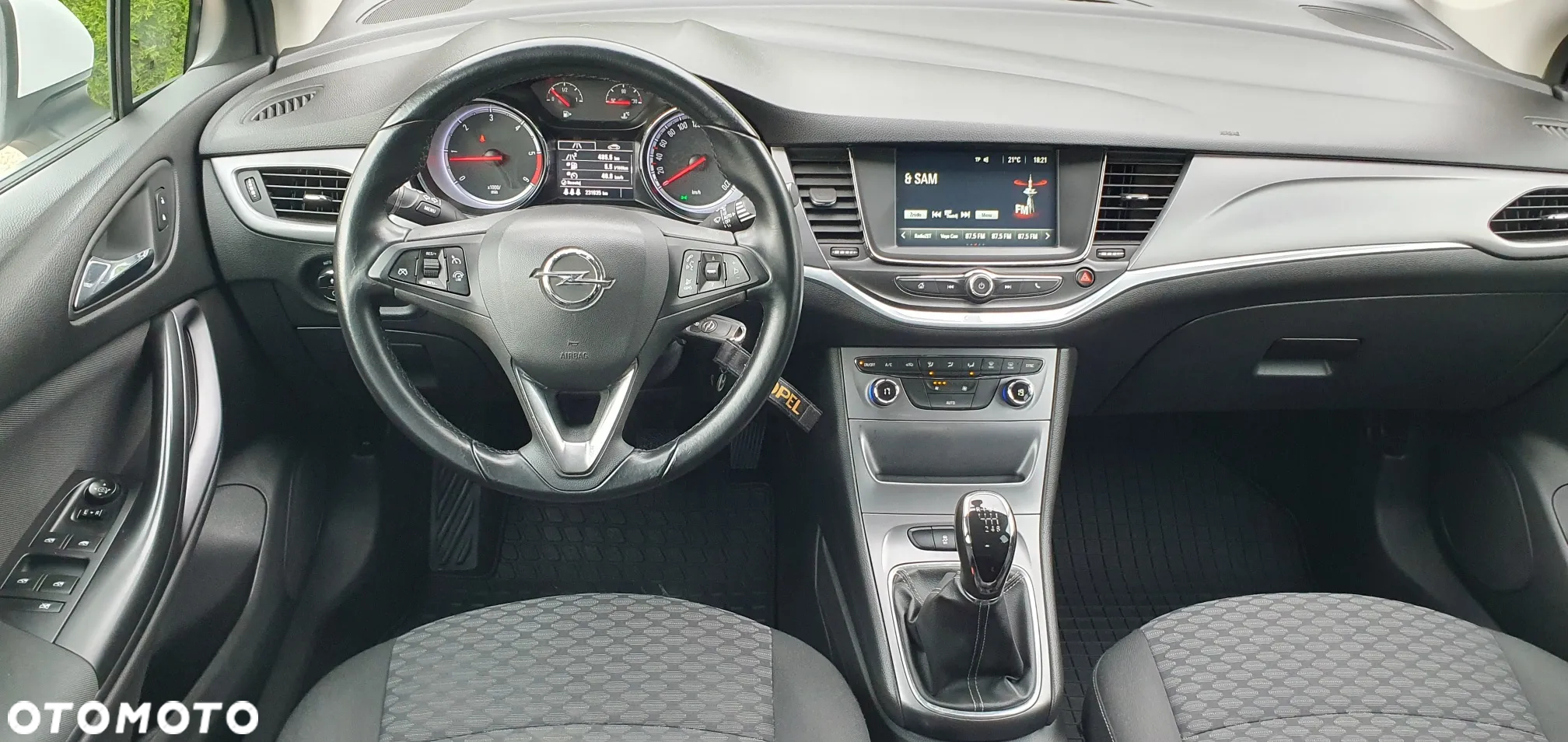 Opel Astra IV 1.6 CDTI Essentia - 16