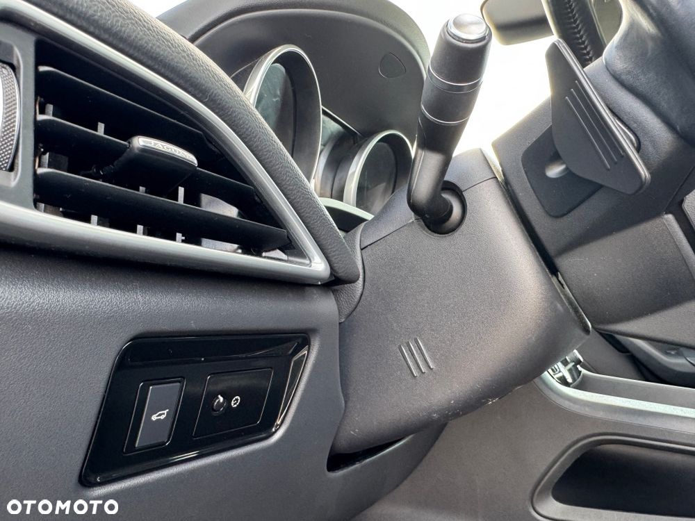 Jaguar F-Pace 20d AWD Prestige - 18