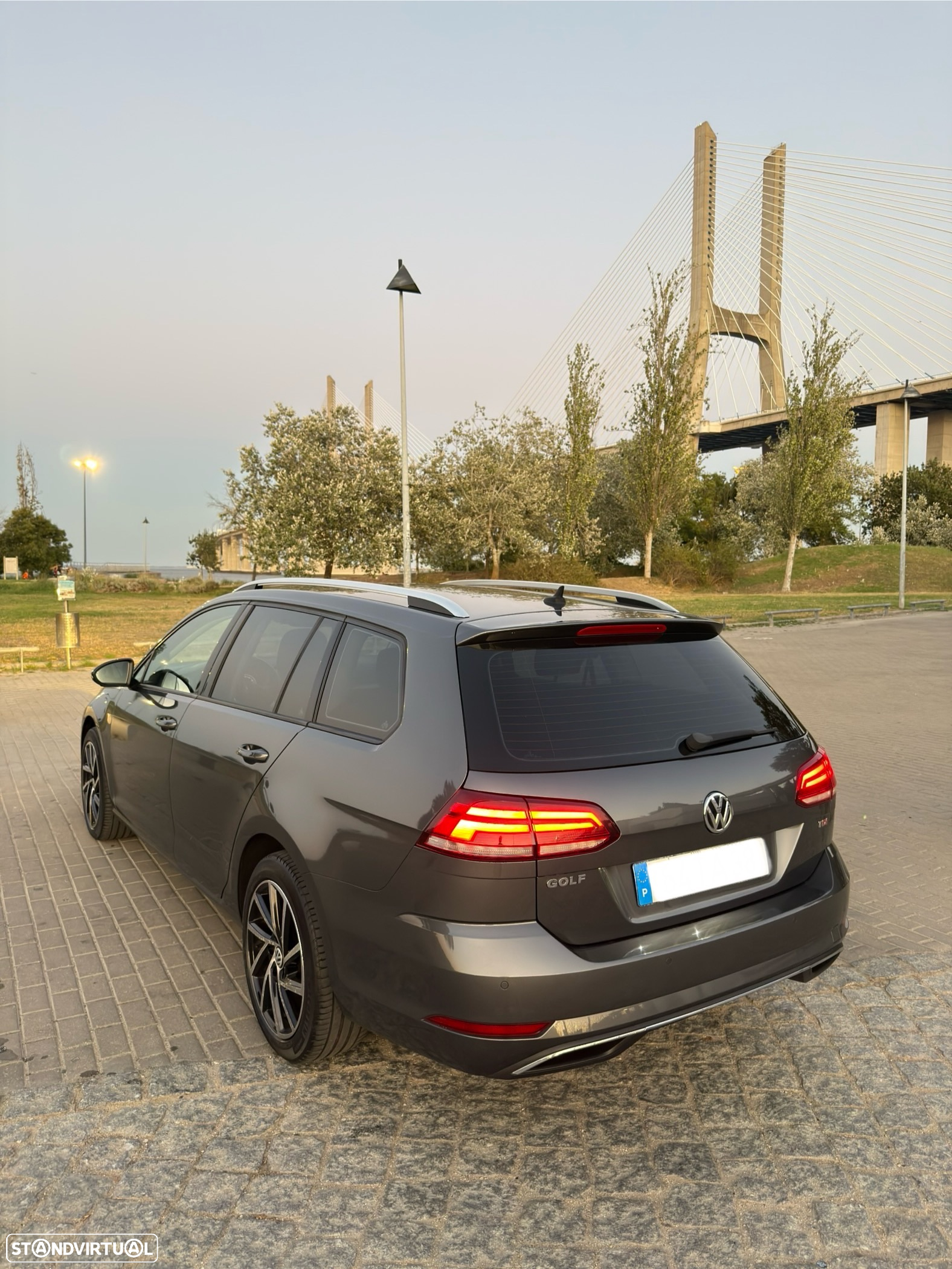 VW Golf Variant 1.6 TDi Confortline DSG - 6