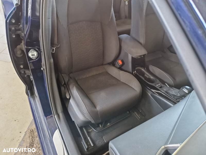 Toyota Corolla - 22
