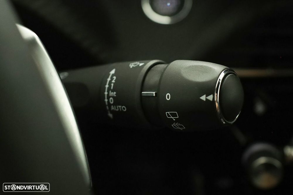 Peugeot 2008 1.2 PureTech GT EAT8 - 19