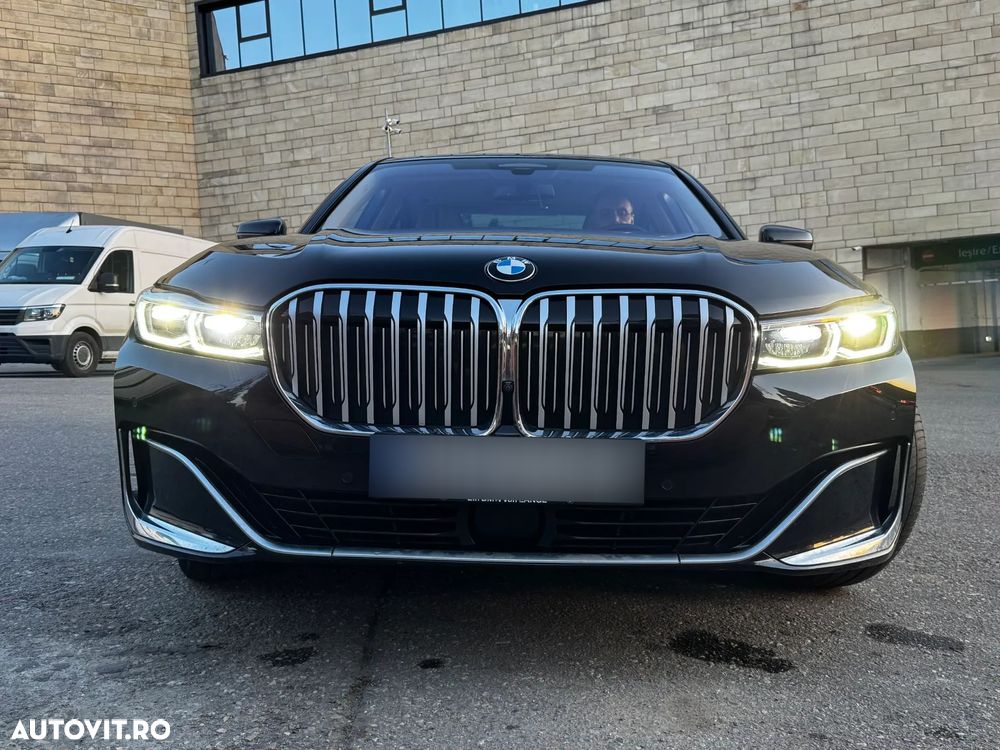 BMW Seria 7 740d xDrive - 32