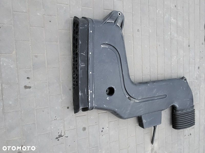 KOMIN WLOT FILTRA POWIETRZA DAF 75 85 CF EURO 5 - 2