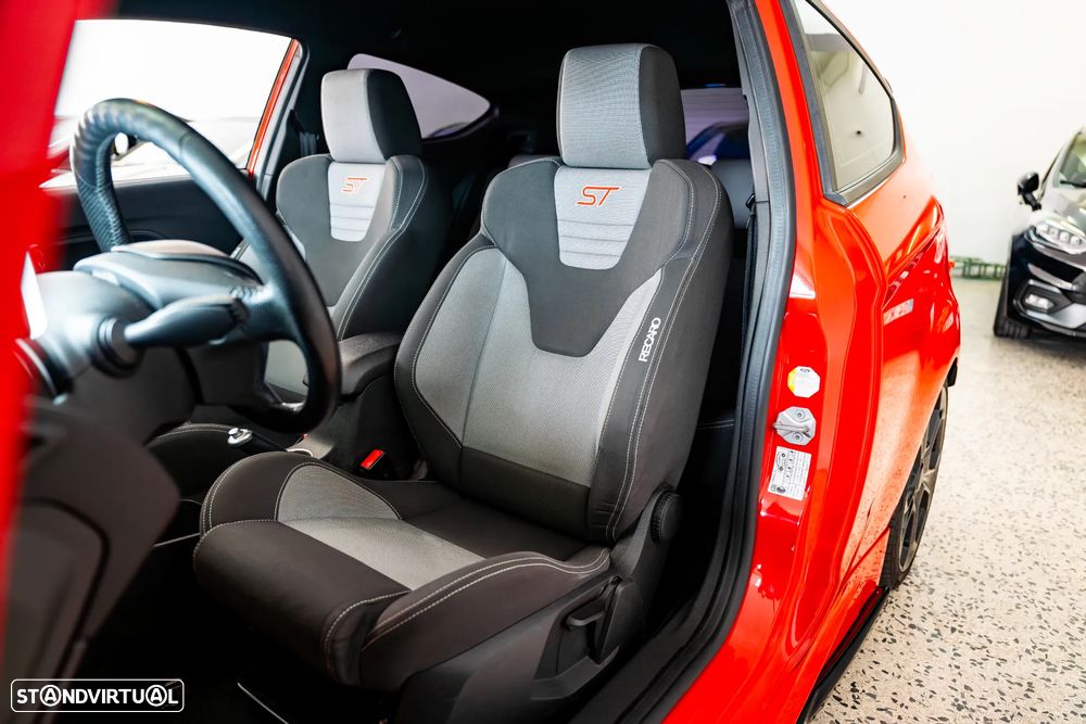 Ford Fiesta 1.6 EcoBoost ST - 9