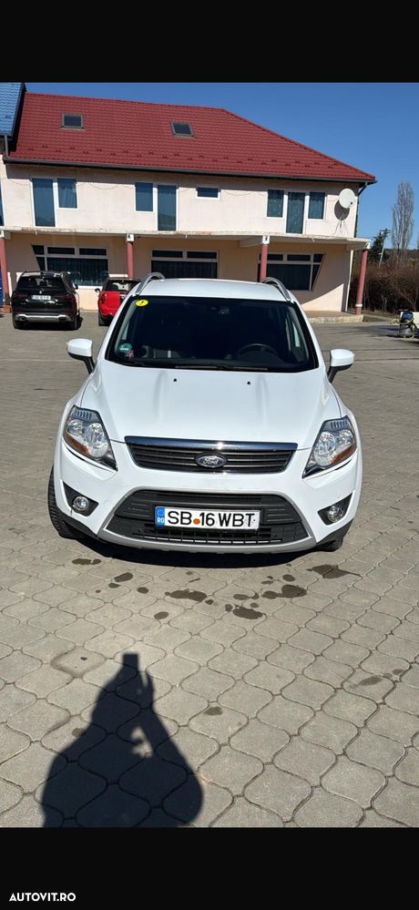 Ford Kuga - 1