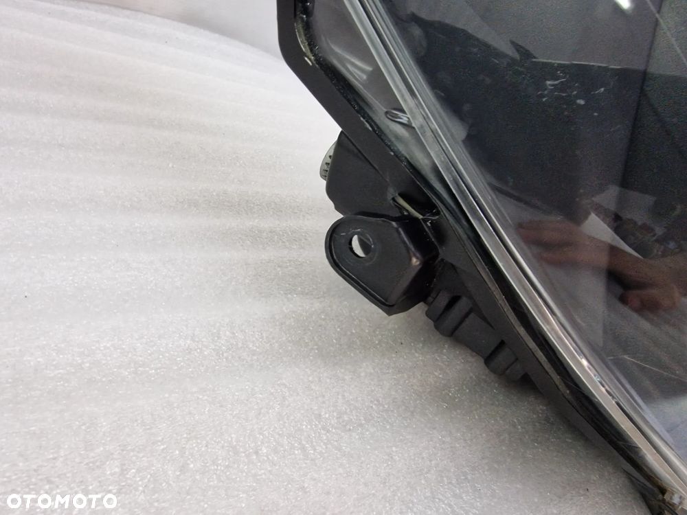 TOYOTA YARIS 3 III LIFT 14- KOMPLET LAMP PRZEDNICH PRZÓD LEWA + PRAWA , SOCZEWKA , NR AUKCJI LA677 - 4