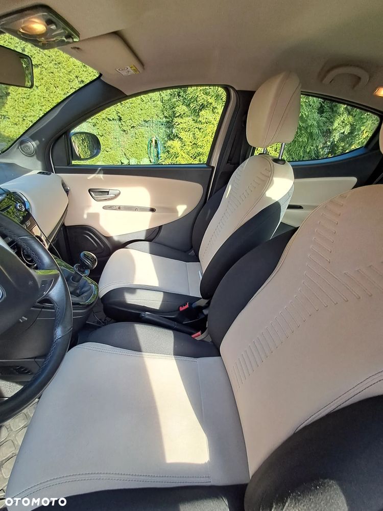 Lancia Ypsilon 1.2 8V Platinum S&S - 9