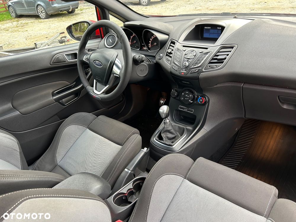 Ford Fiesta ST - 10