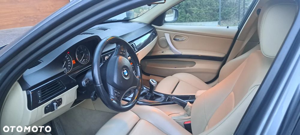 BMW Seria 3 318d DPF - 13
