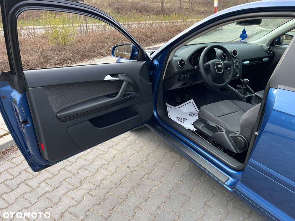 Audi A3 3-drzwiowe 1.6 Ambition - 32