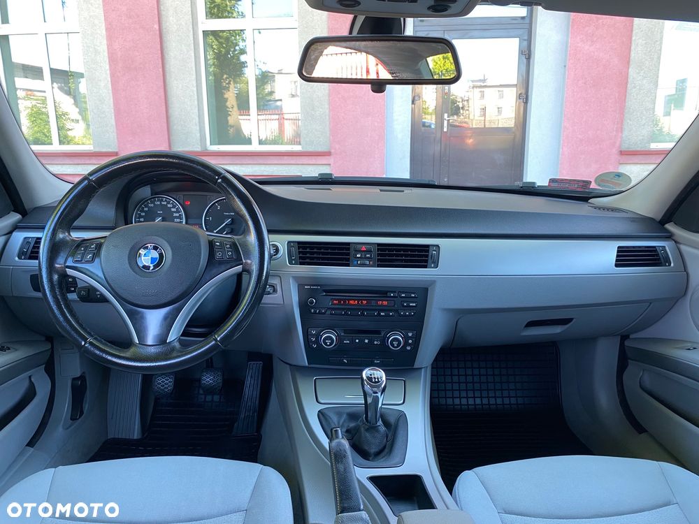 BMW Seria 3 320d - 30