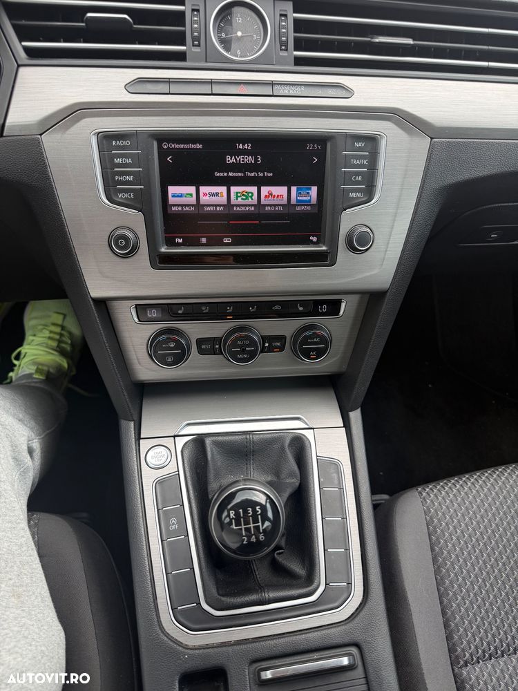 Volkswagen Passat 1.6 TDI (BlueMotion Technology) Comfortline - 12