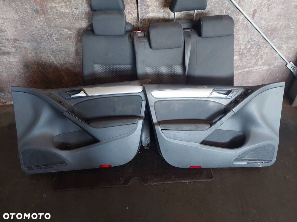 FOTELE KOMPLET LEWY PRAWY KANAPA TYŁ + BOCZKI VOLKSWAGEN GOLF VI HB 5D - 12