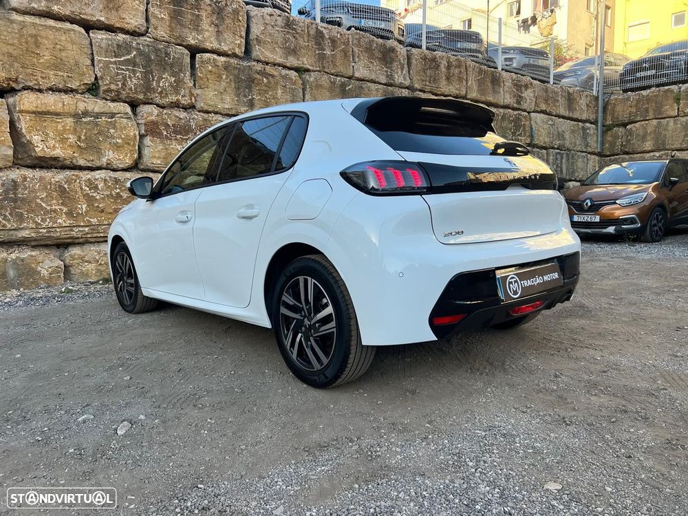 Peugeot 208 - 18